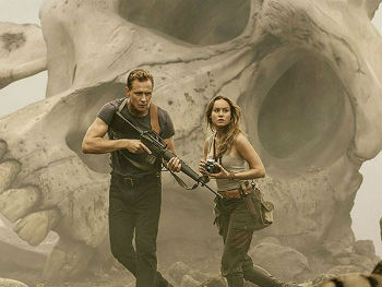 Tom Hiddleston and Brie Larson in "Kong: Skull Island"