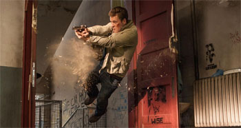 Luke Bracey in "The November Man"